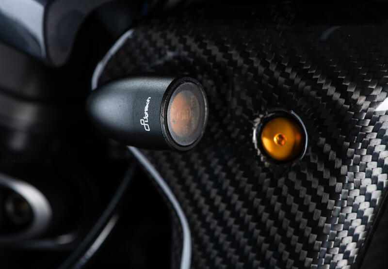 Frecce ( Coppia Indicatori Di Direzione Omologati E8) Nero