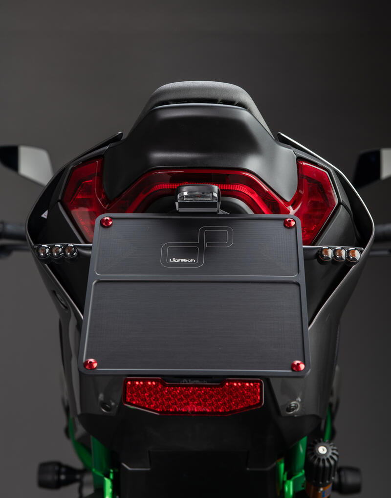Kit Porta Targa Regolabile per Kawasaki NeroB2