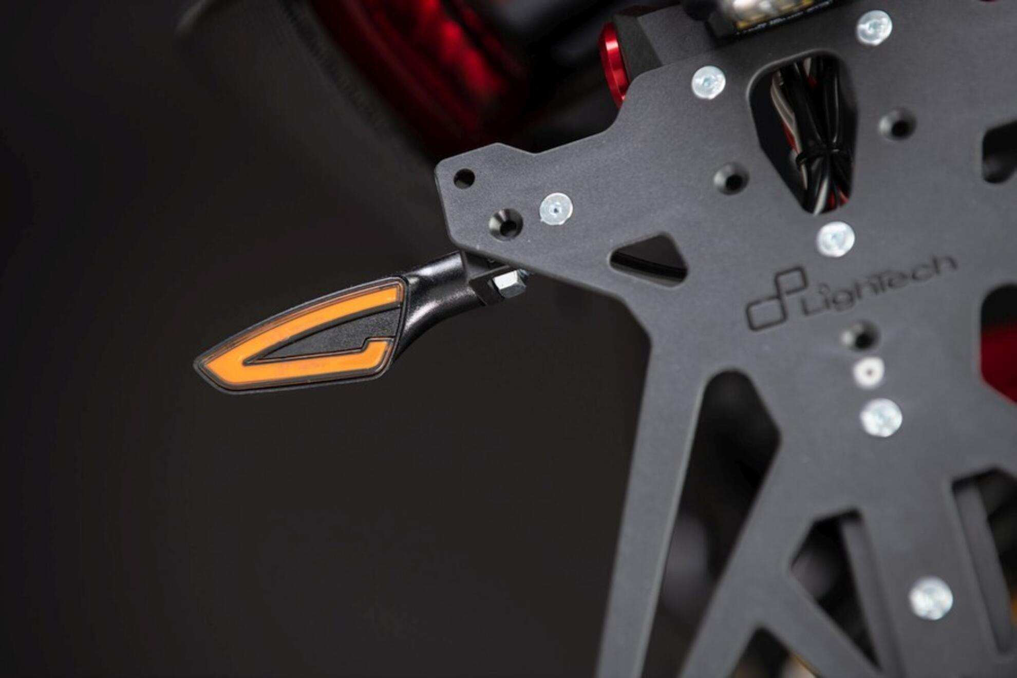 Clignotants LED LIGHTECH Homologués E8 Pour Yamaha R1 2004-2020 - Neuf