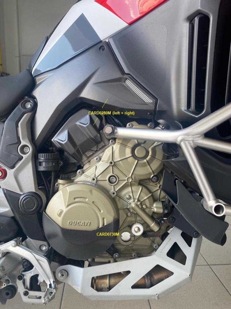 Side panels under the tank in carbon - Matt for Ducati NeroA1
