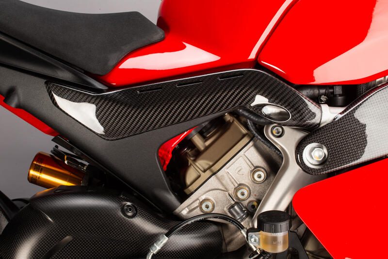 Carbon Under Tank Panels (Pair) for Ducati Lucido