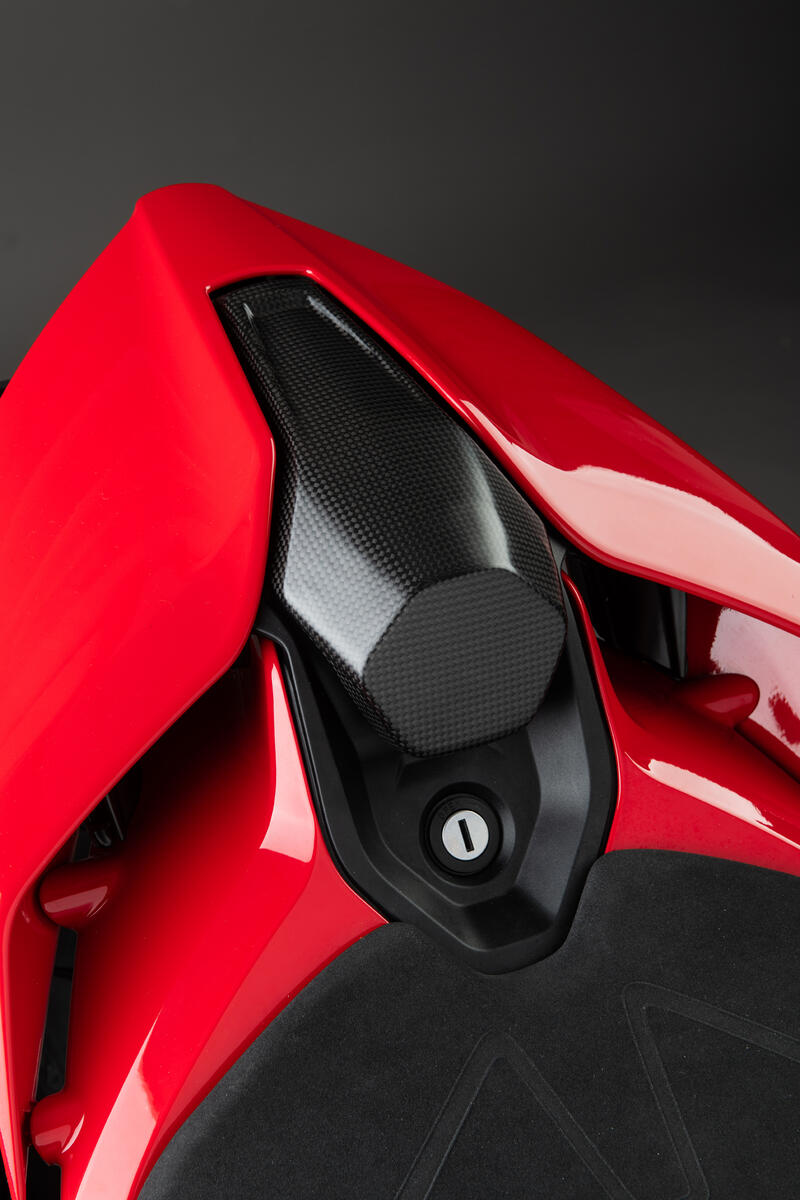 Carbon Passenger Seat Cover - Matt for Ducati NeroA1