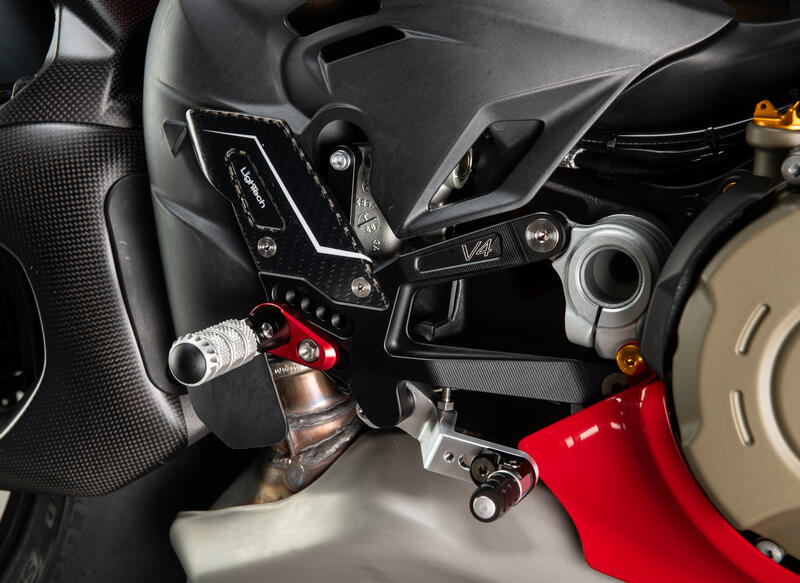 Adjustable Rear Sets With Fixed Foot Pegs for Ducati Nero