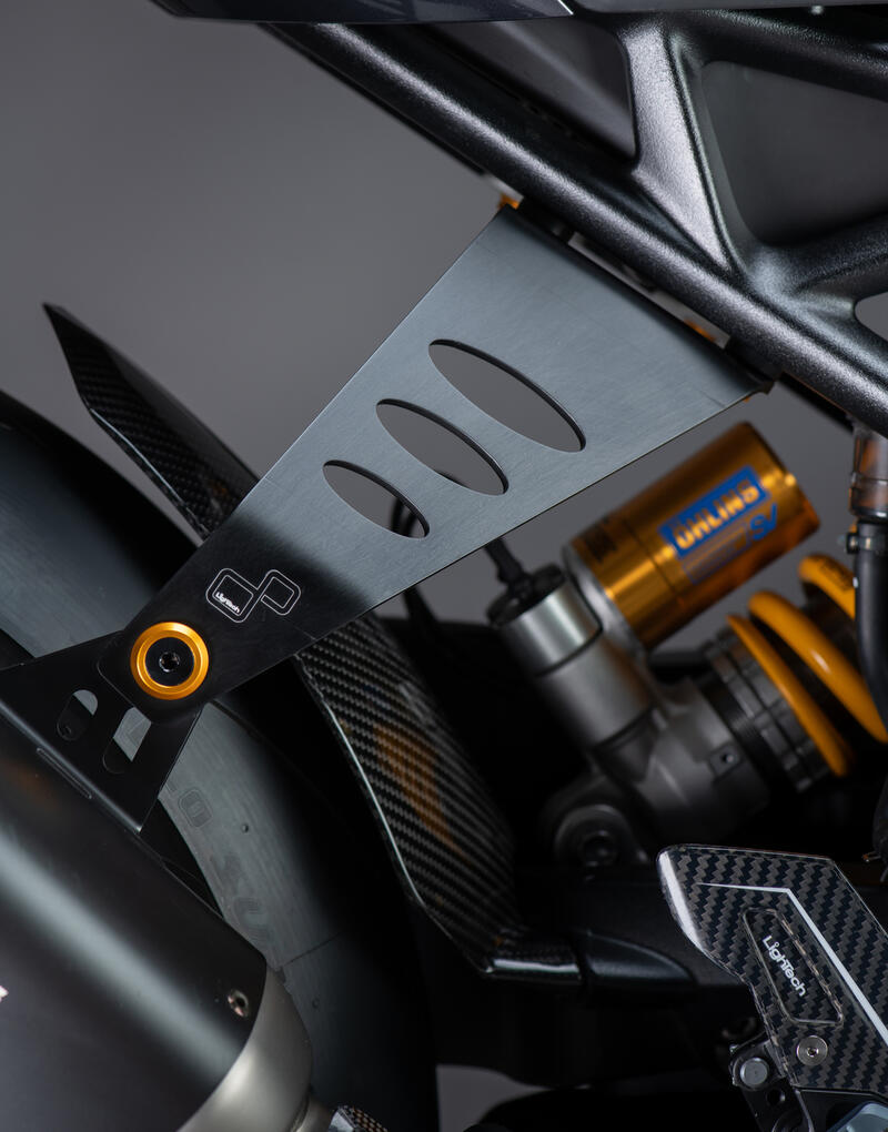 Triumph Rx Exhaust Bracket Nero