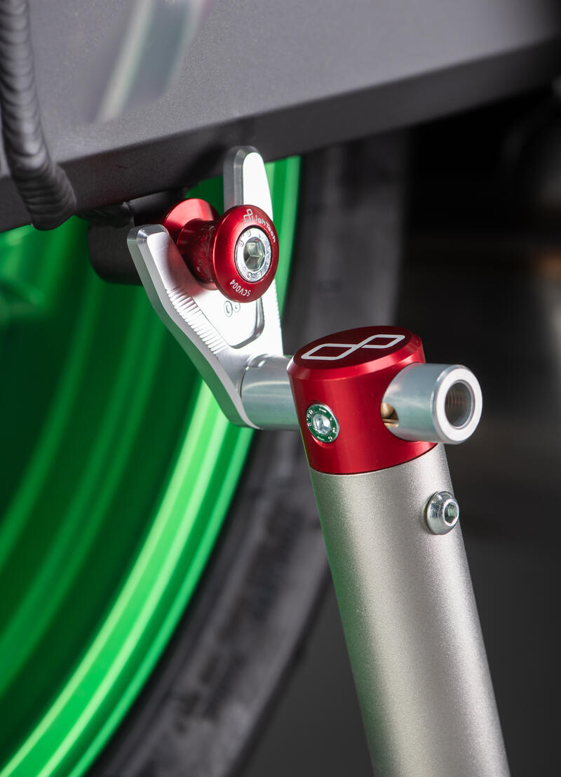 Supporto Per Cavalletto M10 Passo 1,25 per CFMoto Rosso