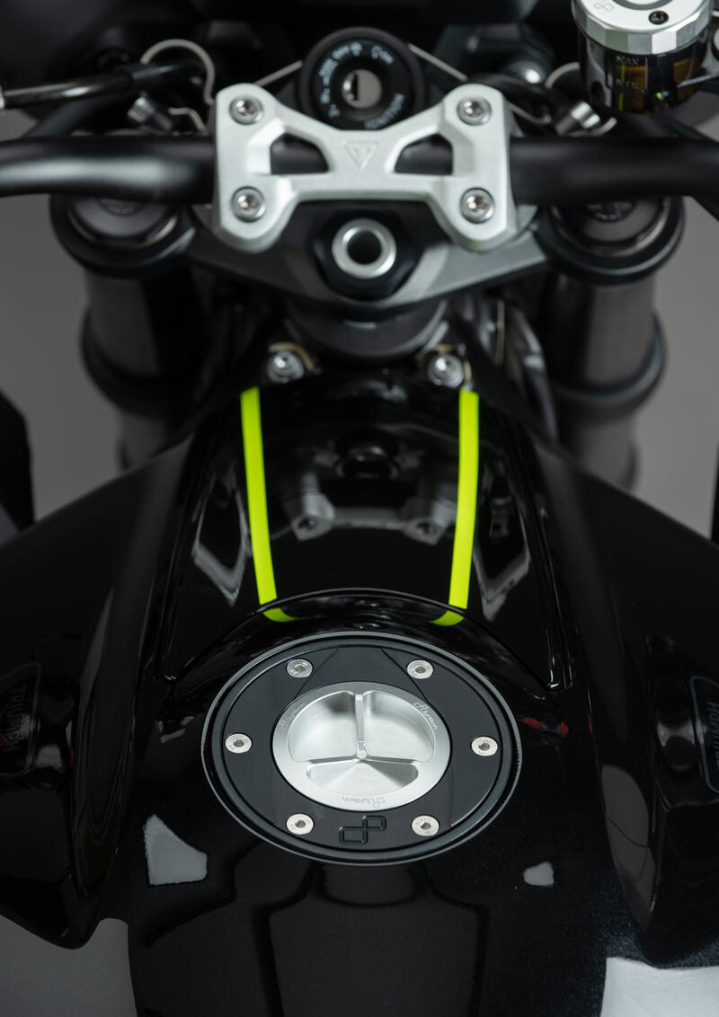 Tappo Serbatoio Con Chiusura A Vite per Aprilia, Triumph Nero