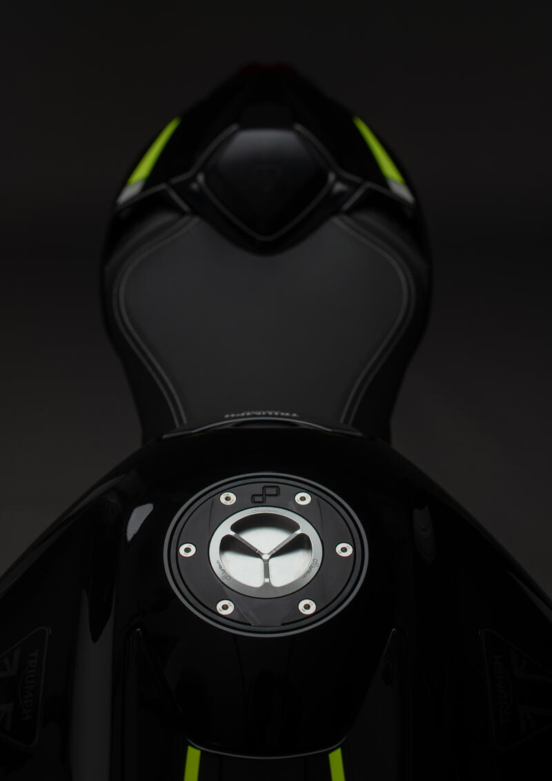 Tappo Serbatoio Con Chiusura A Vite per Aprilia, Triumph Nero